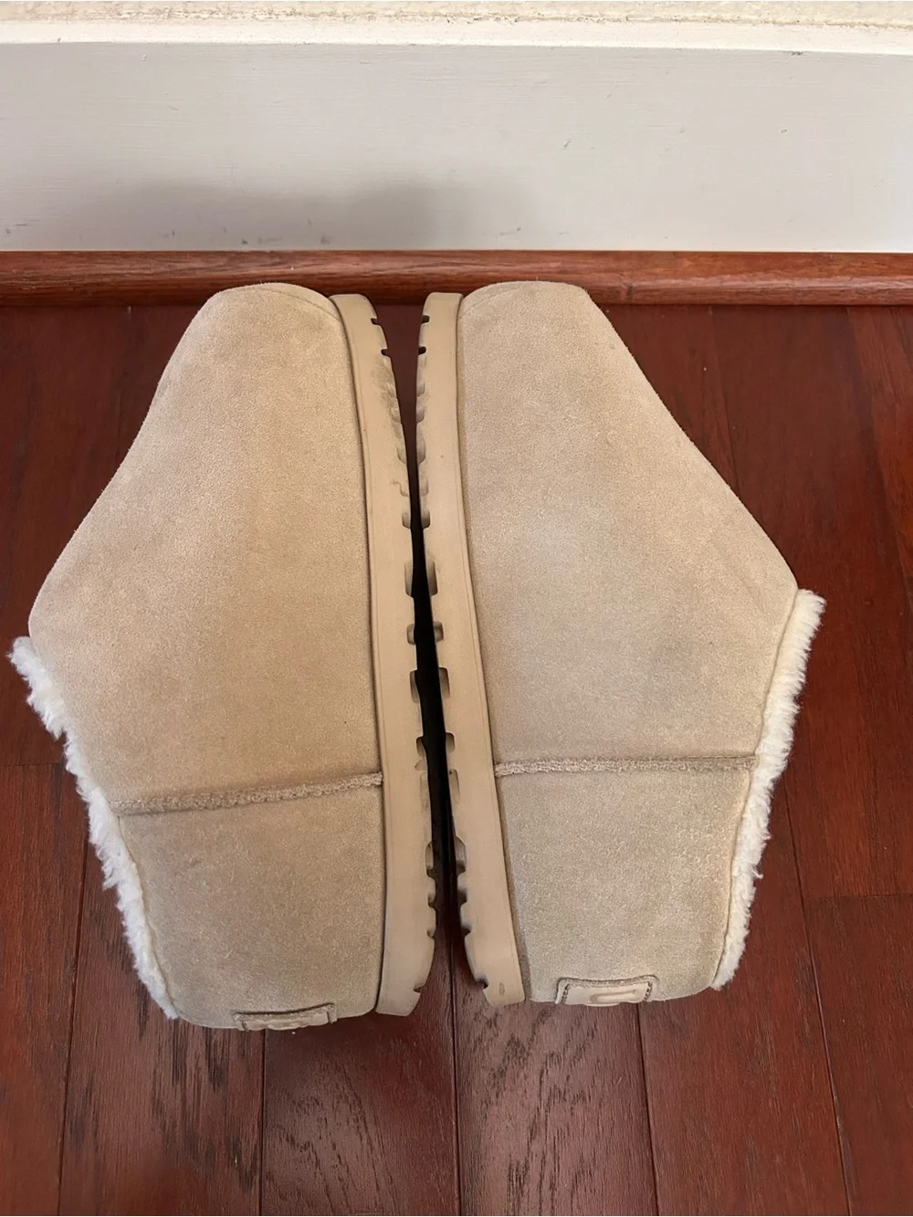 UGG pumped slides beige size 10